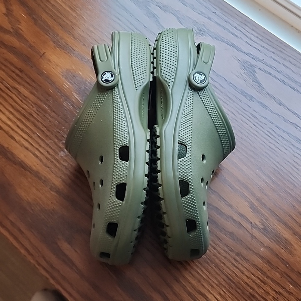 Crocs Classic Clogs Adult Size W11/M9 Green Lightweight - Picture 5 of 8